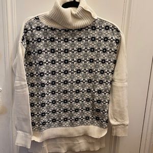 Tommy Hilfiger turtle neck Size small